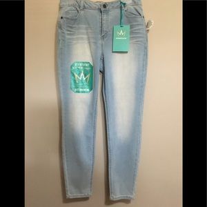 Nicki Minaj jeans for a woman size 11/12
